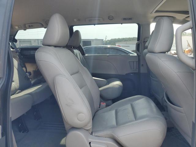 Photo 11 from auction – 2017 TOYOTA SIENNA XLE with VIN 5TDYZ3DC2HS845522