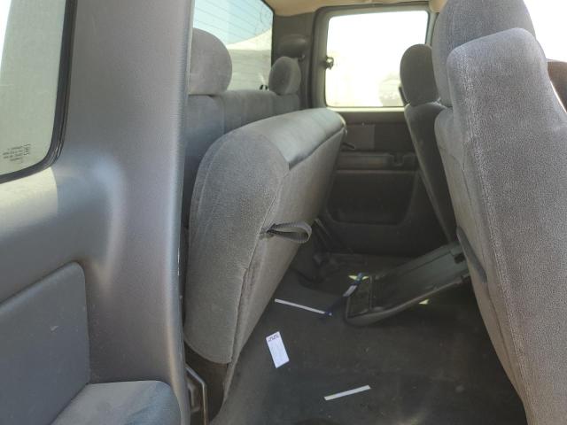Photo 10 from auction – 2003 CHEVROLET SILVERADO with VIN 1GCHC29U13E171732