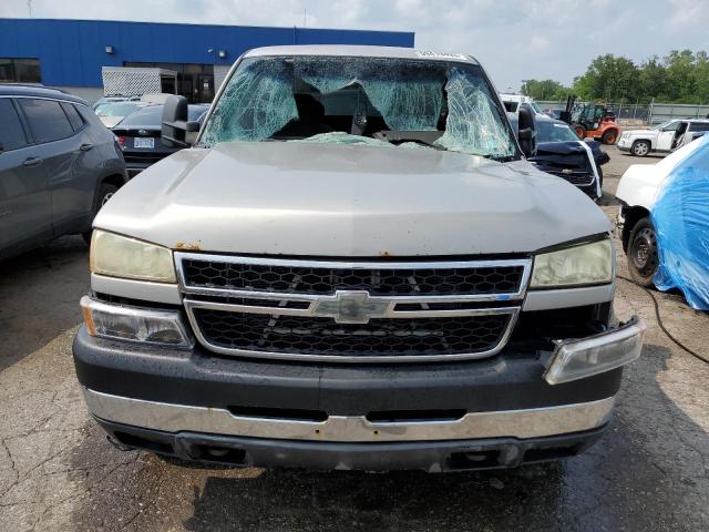 Photo 5 from auction – 2005 CHEVROLET SILVERADO with VIN 1GCHK29UX5E196182