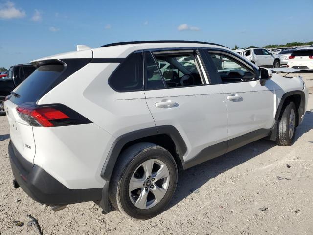 Photo 3 from auction – 2021 TOYOTA RAV4 XLE with VIN 2T3W1RFV3MC095672