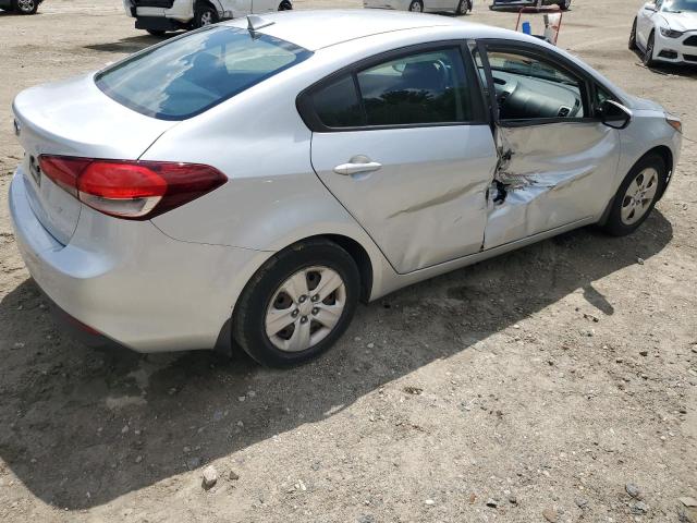 Photo 3 from auction – 2017 KIA FORTE LX with VIN 3KPFK4A73HE101964
