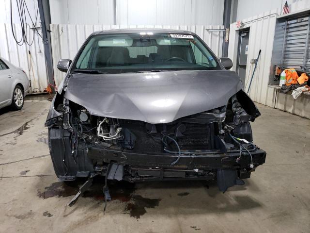 Photo 5 from auction – 2018 TOYOTA SIENNA LE with VIN 5TDKZ3DC5JS939146