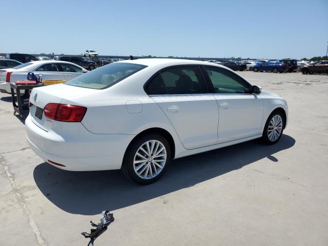 Photo 3 from auction – 2011 VOLKSWAGEN JETTA SEL with VIN 3VWLX7AJ3BM383616