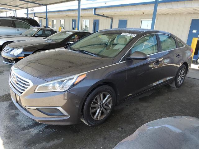 HYUNDAI SONATA SE 2017 with VIN 5NPE24AF5HH546530 - Photo from auction