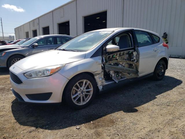 FORD FOCUS SE 2017 مع رقم تعريف المركبة 1FADP3K2XHL212790 - صورة من المزاد