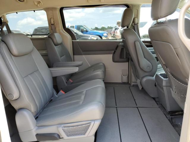 Photo 11 from auction – 2010 CHRYSLER TOWN & COU with VIN 2A4RR5D10AR105622