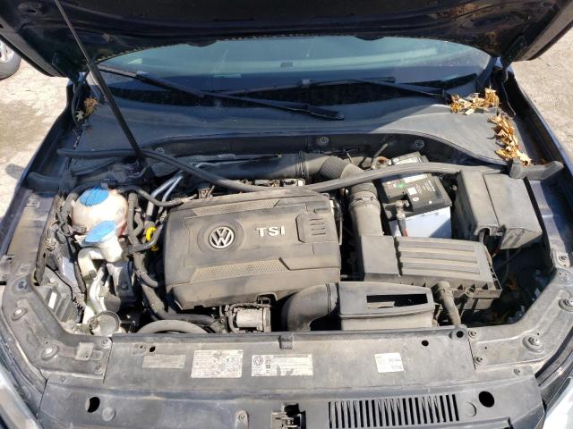 Photo 11 from auction – 2014 VOLKSWAGEN PASSAT S with VIN 1VWAT7A32EC076772