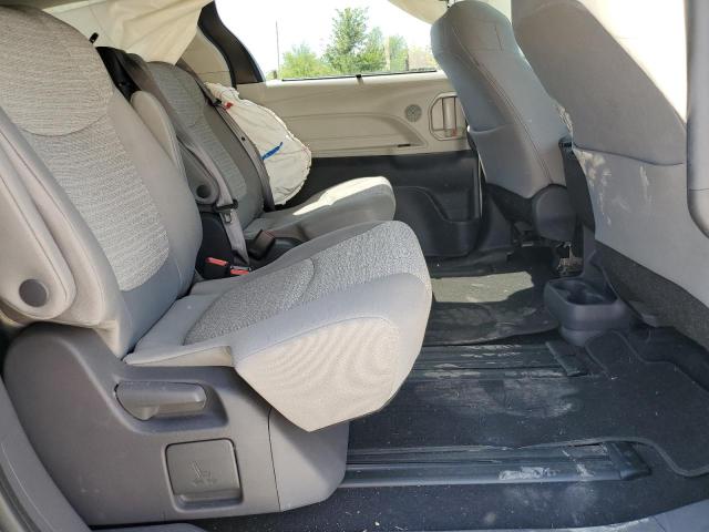 Photo 11 from auction – 2021 TOYOTA SIENNA LE with VIN 5TDKRKEC8MS018097