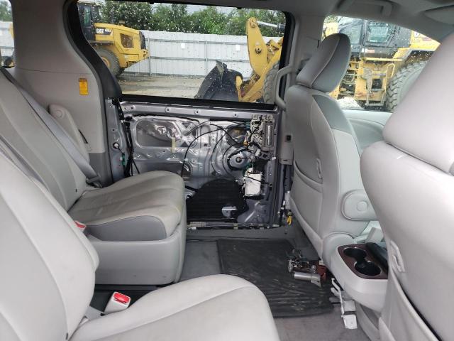 Photo 11 from auction – 2014 TOYOTA SIENNA XLE with VIN 5TDYK3DC6ES425701