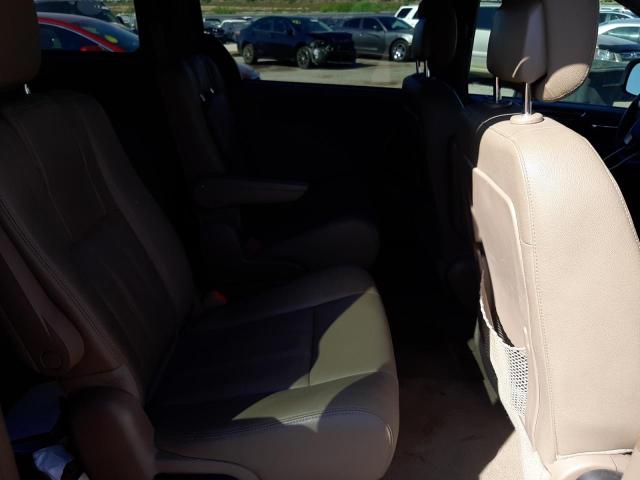 Photo 11 from auction – 2016 CHRYSLER TOWN & COU with VIN 2C4RC1BG6GR260952