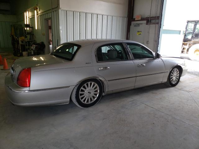 Photo 3 from auction – 2003 LINCOLN TOWN CAR E with VIN 1LNHM81W53Y625682