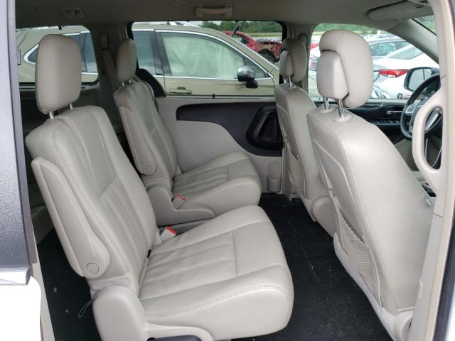 Photo 11 from auction – 2016 CHRYSLER TOWN & COU with VIN 2C4RC1BG3GR223146