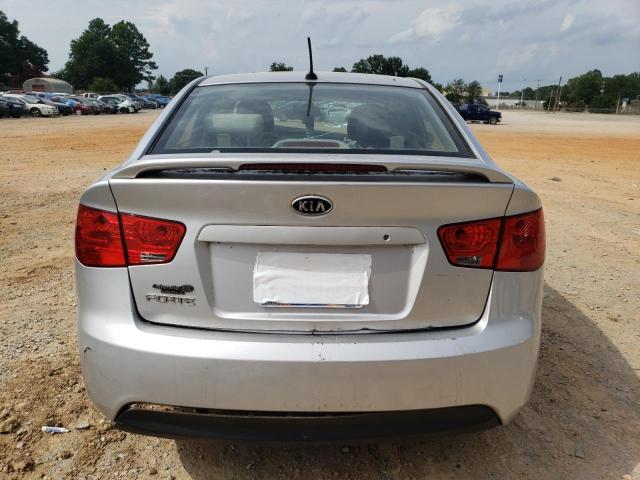 Снимка 6 от търг – 2010 KIA FORTE LX с VIN KNAFT4A29A5212129