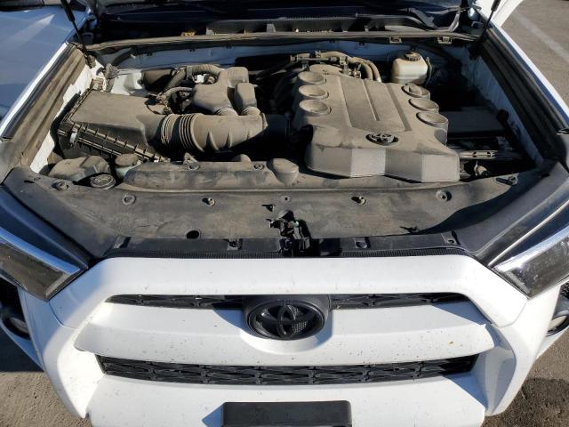 Photo 12 from auction – 2017 TOYOTA 4RUNNER SR with VIN JTEBU5JR4H5446489