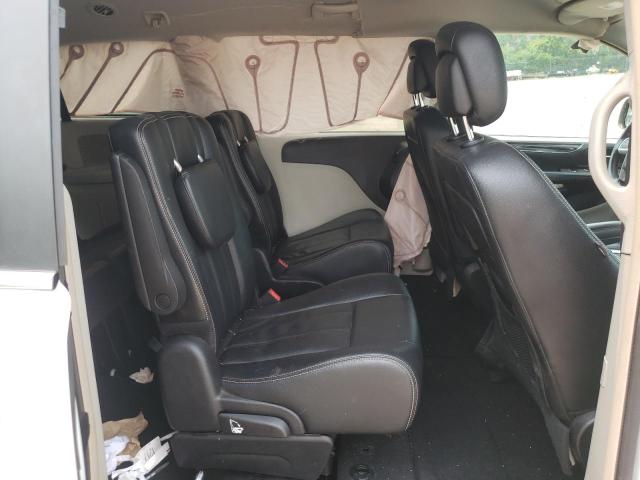 Photo 11 from auction – 2016 CHRYSLER TOWN & COU with VIN 2C4RC1BG7GR268705