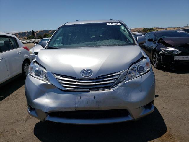 Photo 5 from auction – 2017 TOYOTA SIENNA LE with VIN 5TDKZ3DCXHS888477