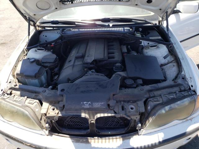 Photo 11 from auction – 2003 BMW 325 I with VIN WBAET37413NJ28677