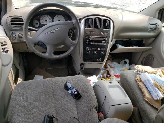 Photo 8 from auction – 2005 CHRYSLER TOWN & COU with VIN 2C4GP54L45R416724