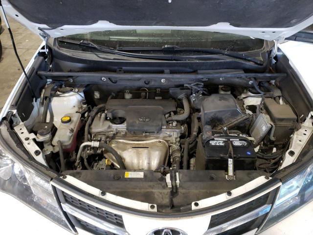 Photo 11 from auction – 2015 TOYOTA RAV4 LE with VIN JTMBFREV1FD156307