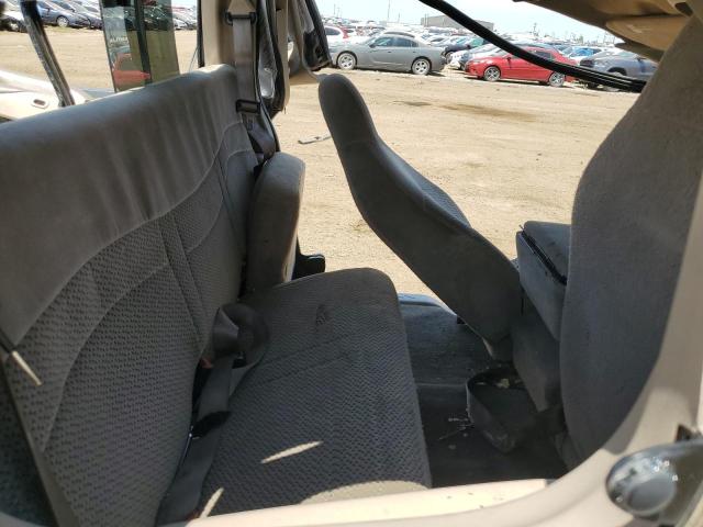 Photo 10 from auction – 2000 FORD F150 with VIN 1FTRX07W3YKB27807