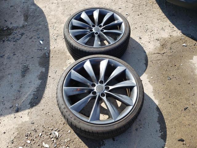 Photo 12 from auction – 2015 TESLA MODEL S with VIN 5YJSA1E26FF111927