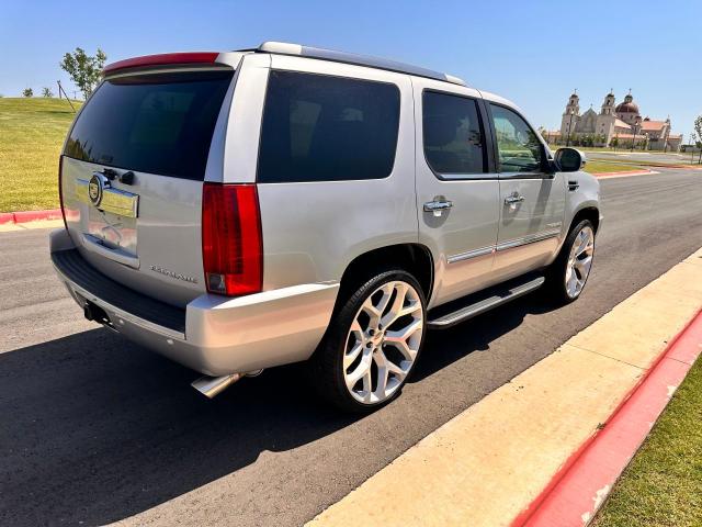 Photo 4 from auction – 2010 CADILLAC ESCALADE L with VIN 1GYUKBEF3AR244642