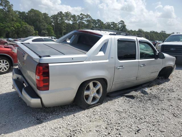 Photo 3 from auction – 2011 CHEVROLET AVALANCHE with VIN 3GNTKGE34BG133403