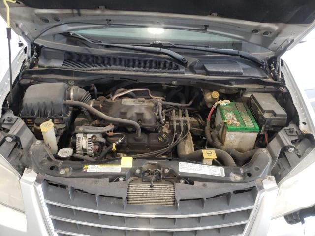 Photo 12 from auction – 2010 CHRYSLER TOWN & COU with VIN 2A4RR8D10AR423130