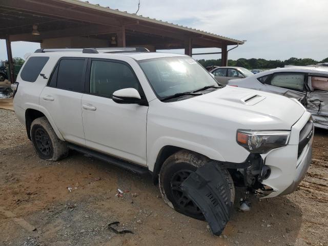Photo 4 from auction – 2018 TOYOTA 4RUNNER SR with VIN JTEBU5JRXJ5566447