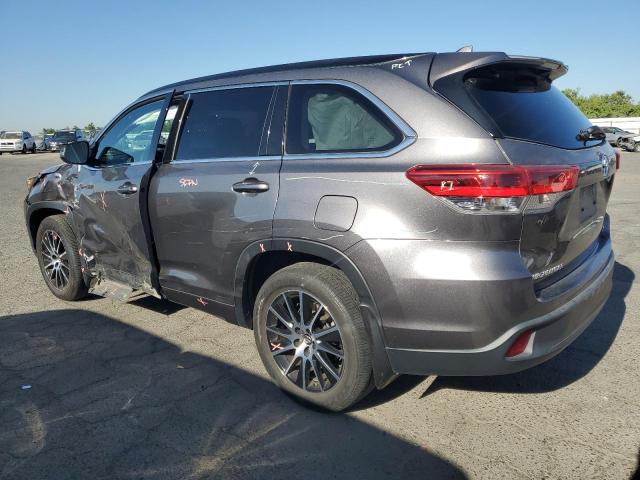 Фото 2 с аукциона – 2018 TOYOTA HIGHLANDER с VIN 5TDJZRFH0JS528499