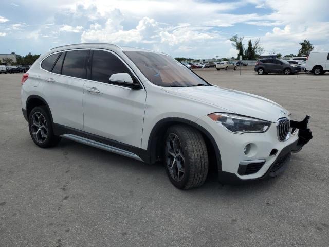 Photo 4 from auction – 2017 BMW X1 XDRIVE2 with VIN WBXHT3C38H5F67952