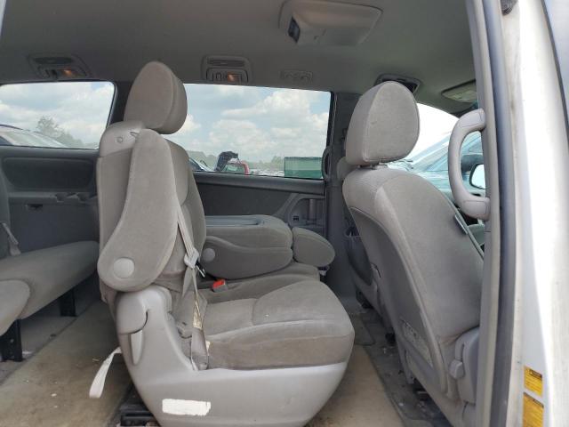 Photo 11 from auction – 2005 TOYOTA SIENNA CE with VIN 5TDZA23C25S323802