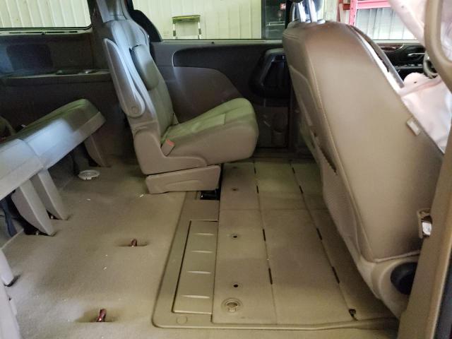 Photo 11 from auction – 2016 CHRYSLER TOWN & COU with VIN 2C4RC1BG0GR232984