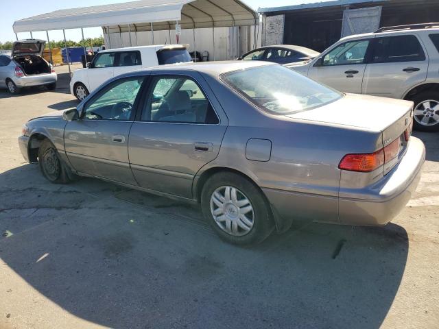 Photo 2 from auction – 2000 TOYOTA CAMRY LE with VIN 4T1BF28K1YU090655