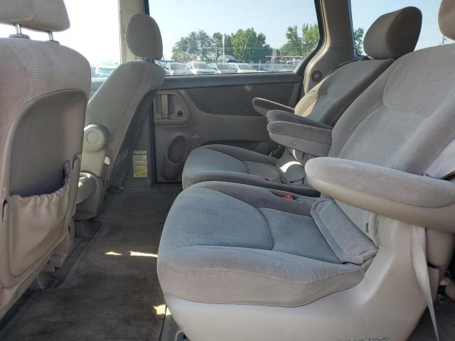 Photo 11 from auction – 2004 TOYOTA MINI VAN with VIN 5TDZA23C84S107161