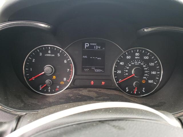 Photo 9 from auction – 2018 KIA FORTE LX with VIN 3KPFK4A75JE249782