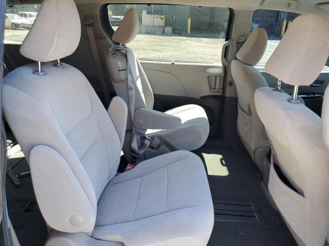 Photo 11 from auction – 2017 TOYOTA SIENNA LE with VIN 5TDKZ3DC2HS829231