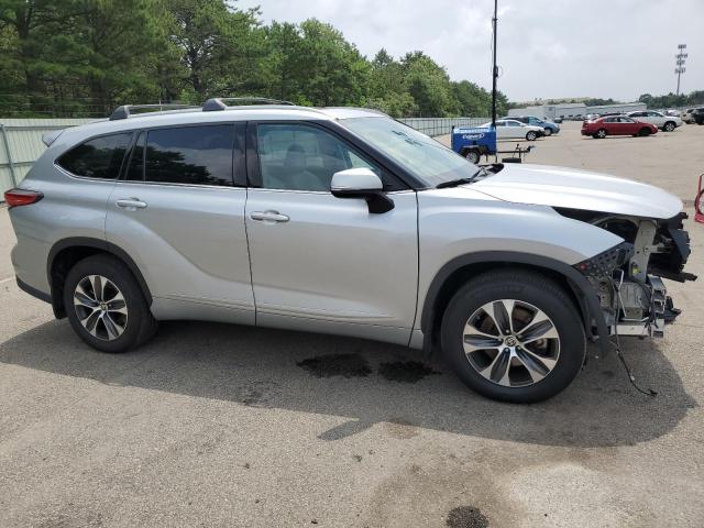 Photo 4 from auction – 2022 TOYOTA HIGHLANDER with VIN 5TDGZRBH6NS560816