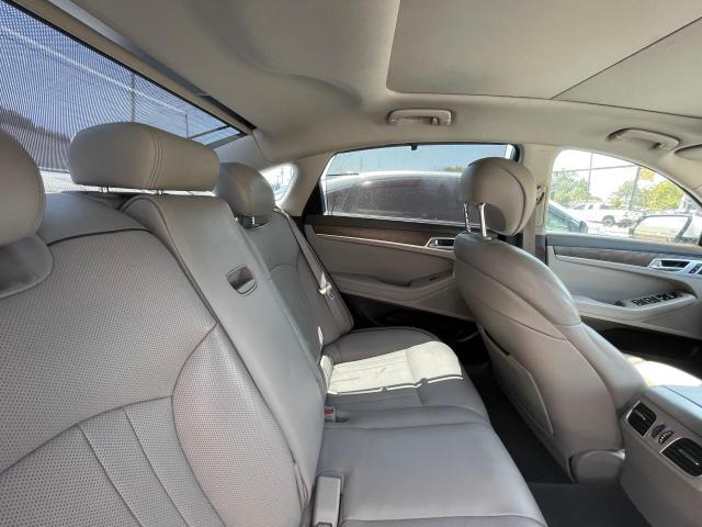 Photo 6 from auction – 2015 HYUNDAI GENESIS 5. with VIN KMHGN4JF1FU022404