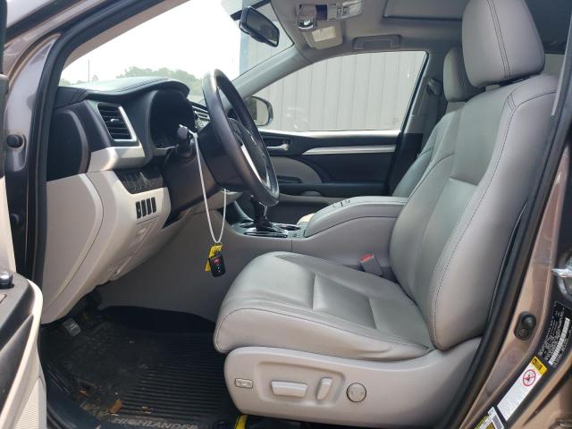 Photo 7 from auction – 2016 TOYOTA HIGHLANDER with VIN 5TDKKRFH3GS135291