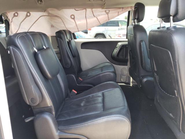 Photo 11 from auction – 2016 CHRYSLER TOWN & COU with VIN 2C4RC1BG7GR156499