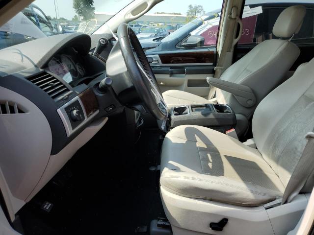Photo 7 from auction – 2010 CHRYSLER TOWN & COU with VIN 2A4RR8D18AR376591