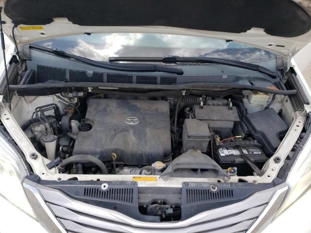 Photo 12 from auction – 2015 TOYOTA SIENNA XLE with VIN 5TDYK3DC5FS666764
