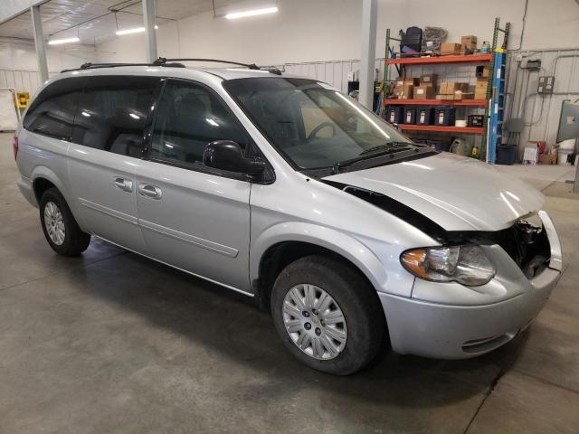 Photo 4 from auction – 2005 CHRYSLER TOWN & COU with VIN 2C4GP44R45R407049