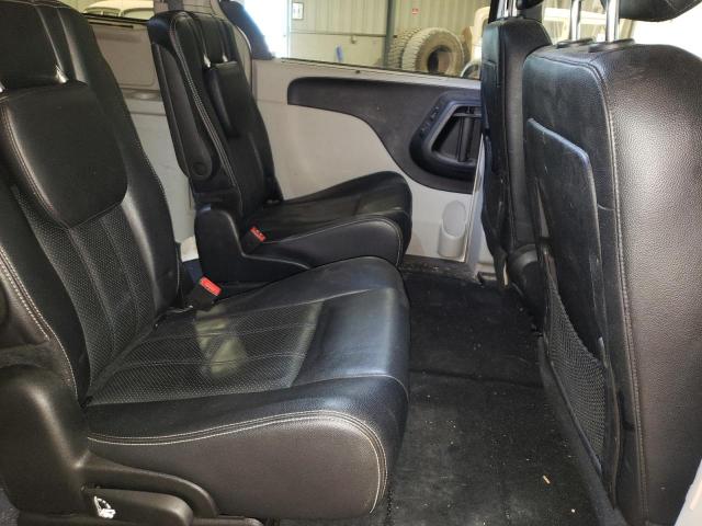 Photo 11 from auction – 2015 CHRYSLER TOWN & COU with VIN 2C4RC1CG0FR582662