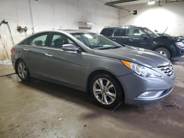 Photo 4 from auction – 2013 HYUNDAI SONATA SE with VIN 5NPEC4AC5DH589472
