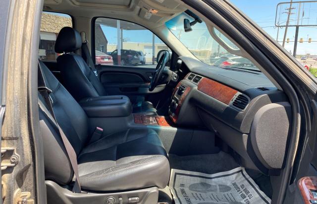 Photo 5 from auction – 2010 CHEVROLET SUBURBAN C with VIN 1GNUCKE02AR163217