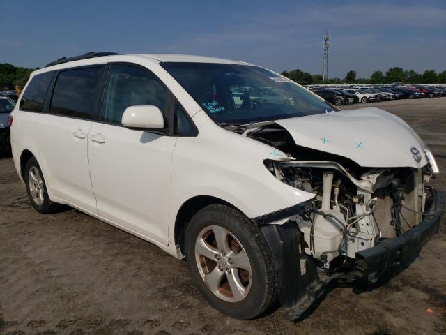Photo 4 from auction – 2015 TOYOTA SIENNA LE with VIN 5TDKK3DC6FS529791