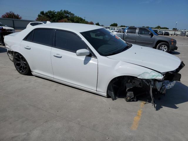 Photo 4 from auction – 2019 CHRYSLER 300 S with VIN 2C3CCABG9KH516137