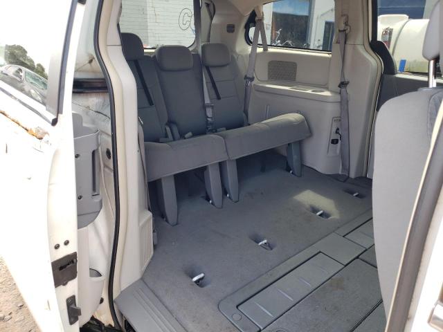 Photo 11 from auction – 2010 CHRYSLER TOWN & COU with VIN 2A4RR2D16AR422481